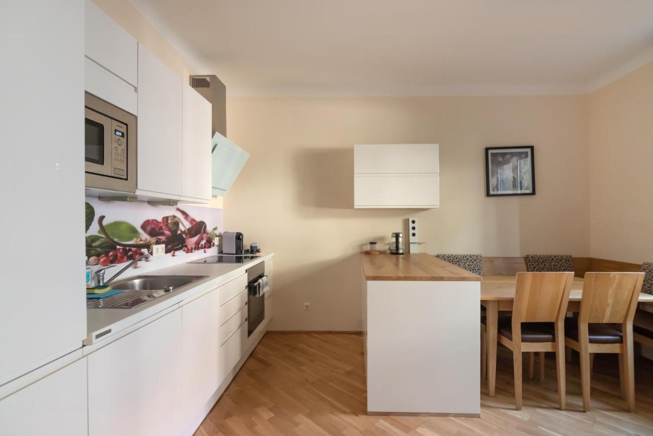 Absolute Ruhelage Im Zentrum Mit Parkplatz Apartment Wina Bagian luar foto